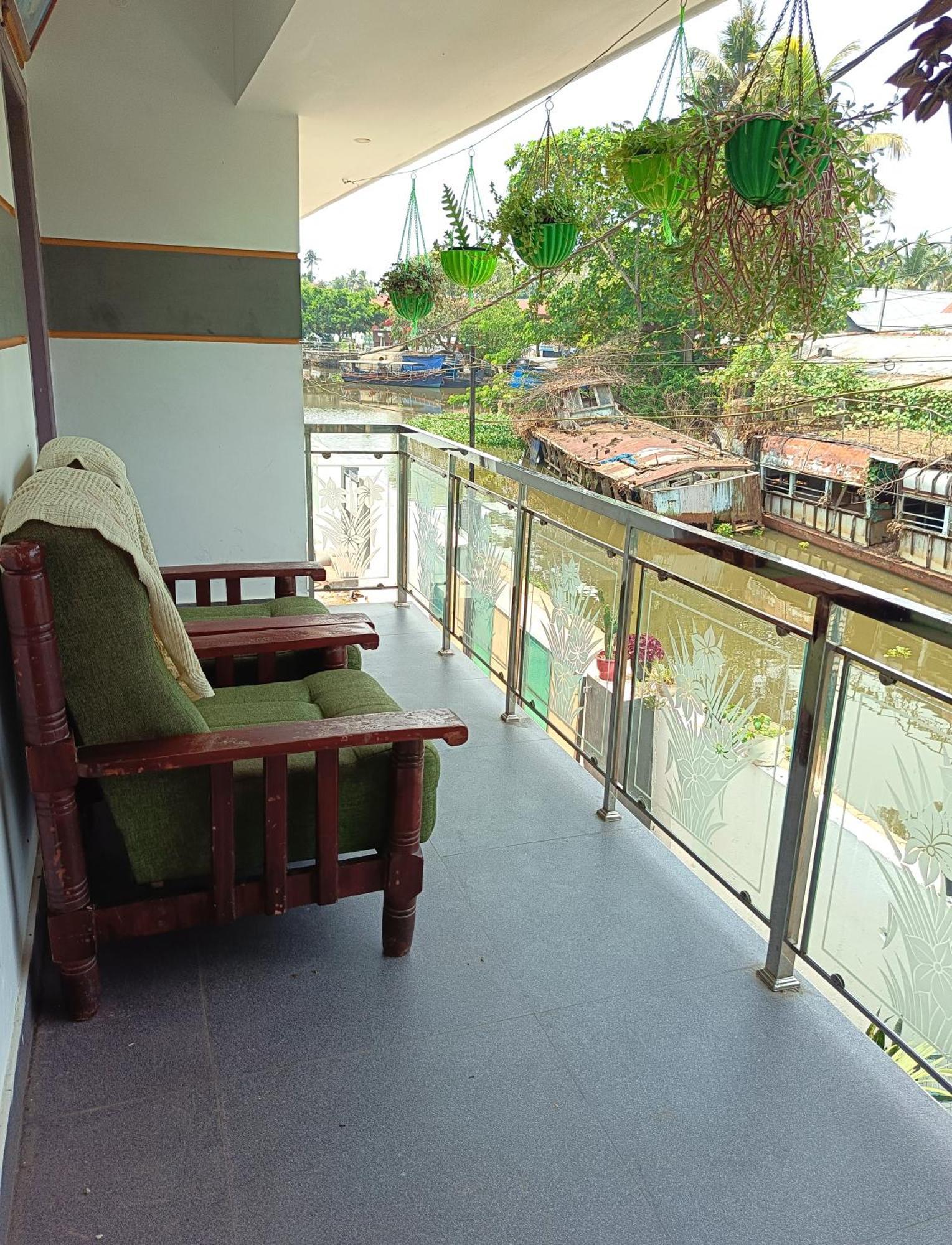 Paddy N Canal Homestay Alappuzha Екстериор снимка